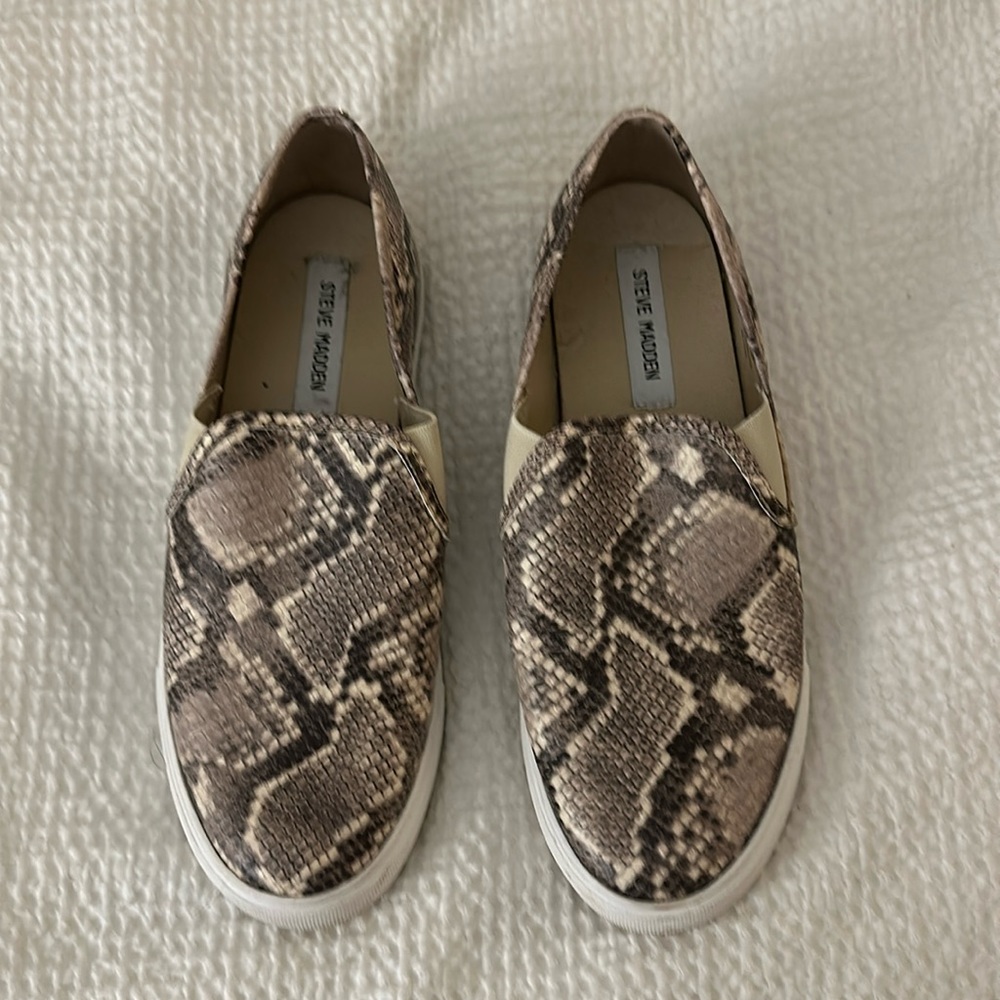 Steve Madden Slip on Sneaker